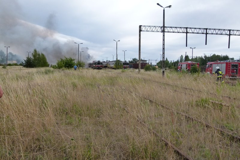 Pożar na bocznicy kolejowej (zdjęcia)