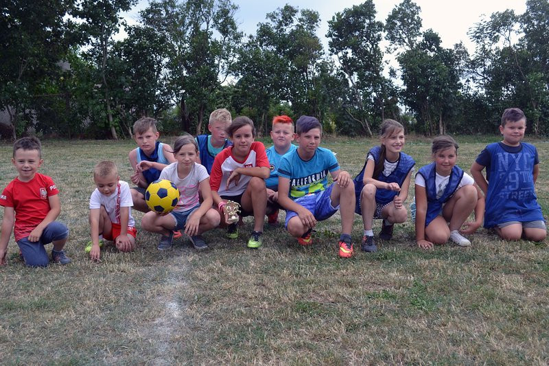 Kawalerowie pokonali żonatych (zdjęcia)