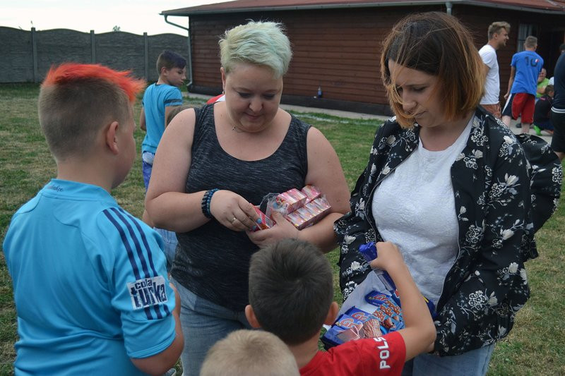 Kawalerowie pokonali żonatych (zdjęcia)