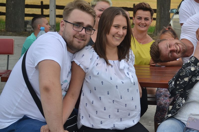 Kawalerowie pokonali żonatych (zdjęcia)