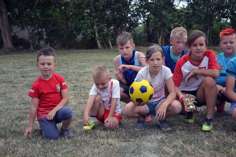 Kawalerowie pokonali żonatych (zdjęcia)