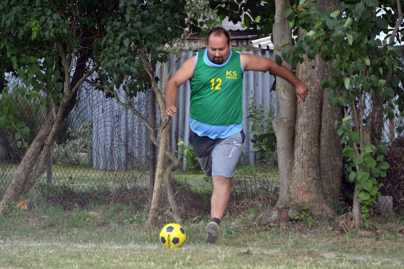 Kawalerowie pokonali żonatych (zdjęcia)