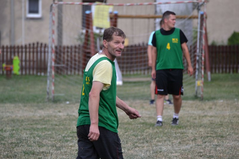 Kawalerowie pokonali żonatych (zdjęcia)