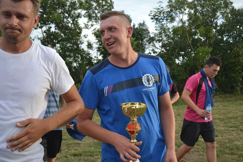 Kawalerowie pokonali żonatych (zdjęcia)