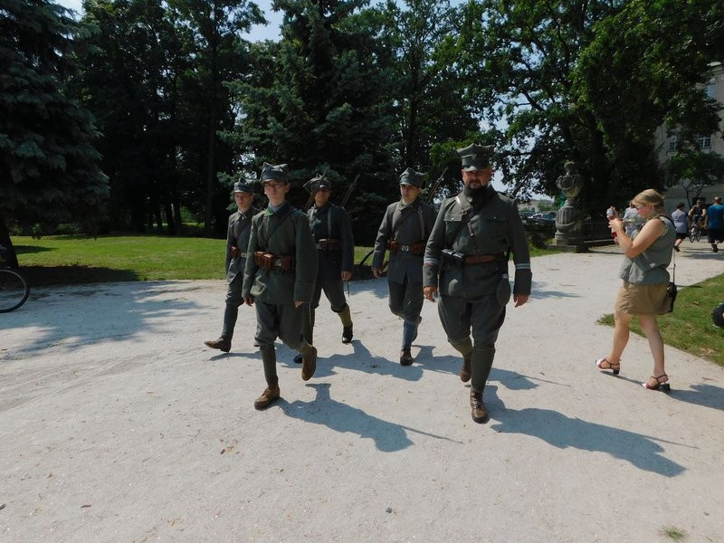 Militarnie pod Zamkiem (zdjęcia)