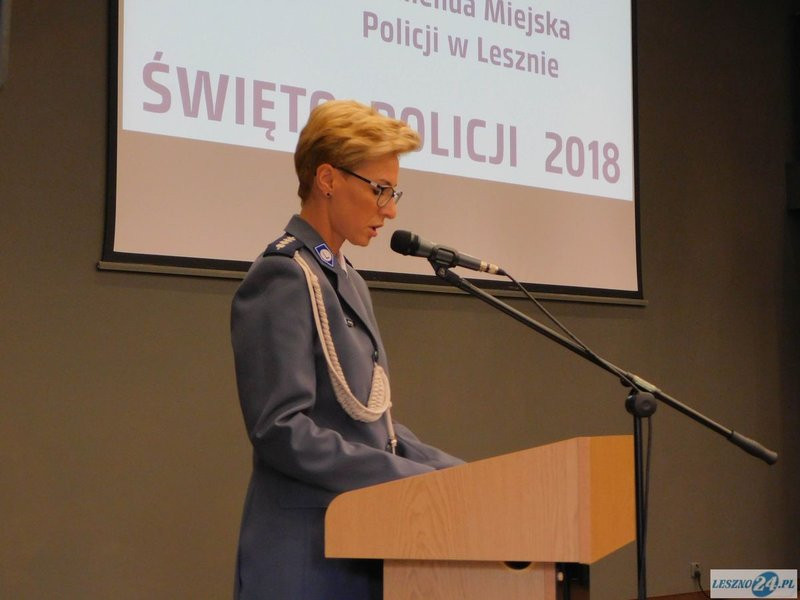 Odznaczenia i awanse dla policjantów oraz ich nowy kapelan (zdjęcia)