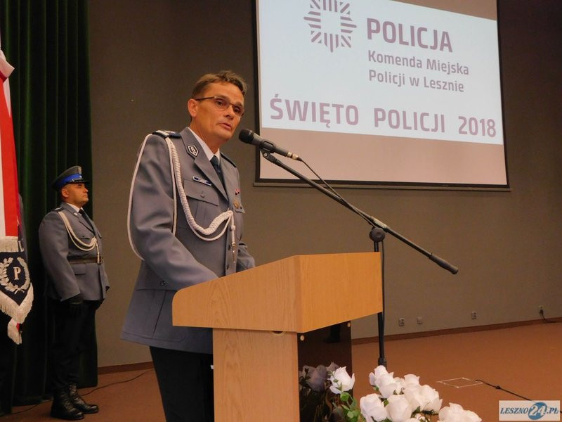 Odznaczenia i awanse dla policjantów oraz ich nowy kapelan (zdjęcia)