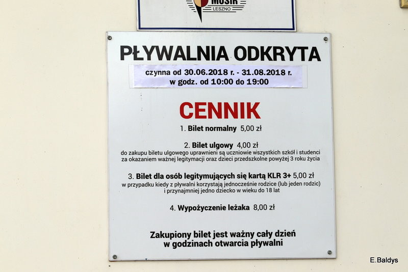 Chłodzili się na basenie (zdjęcia)