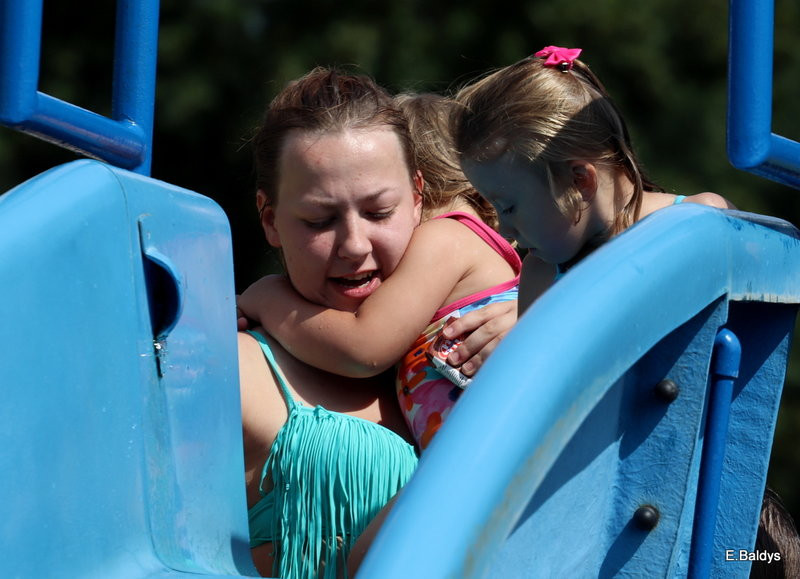 Chłodzili się na basenie (zdjęcia)