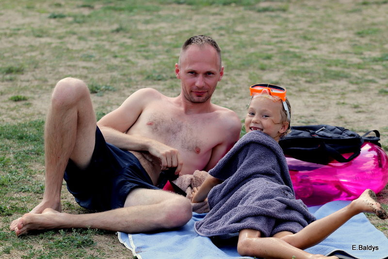 Chłodzili się na basenie (zdjęcia)