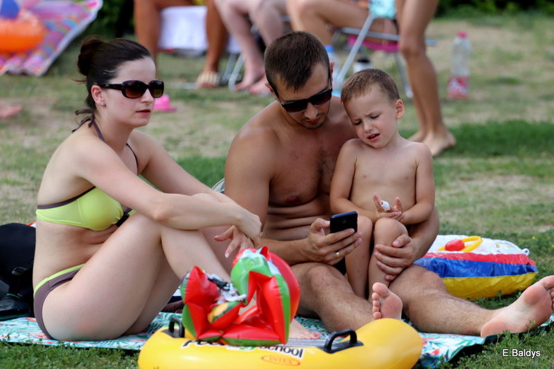 Chłodzili się na basenie (zdjęcia)