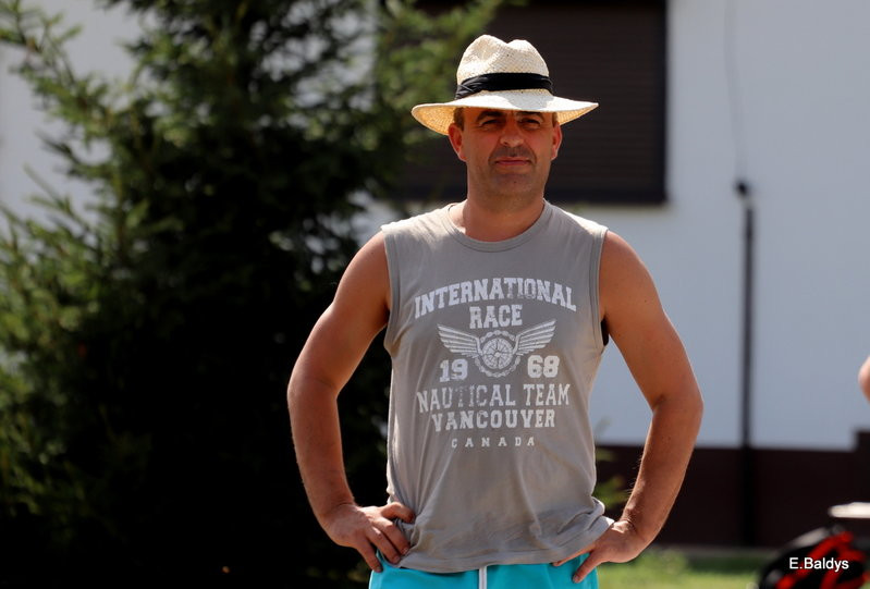 Chłodzili się na basenie (zdjęcia)