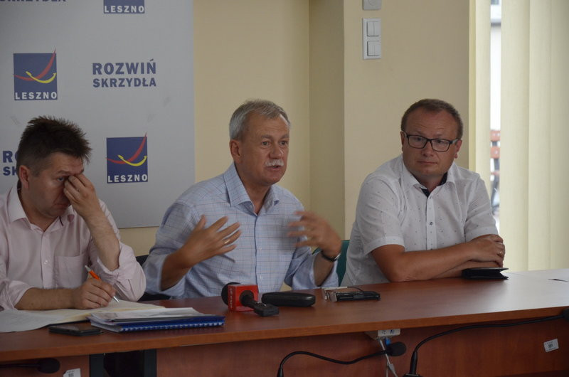 Burzliwe konsultacje w sprawie przebudowy ul. Szybowników  (zdjęcia)