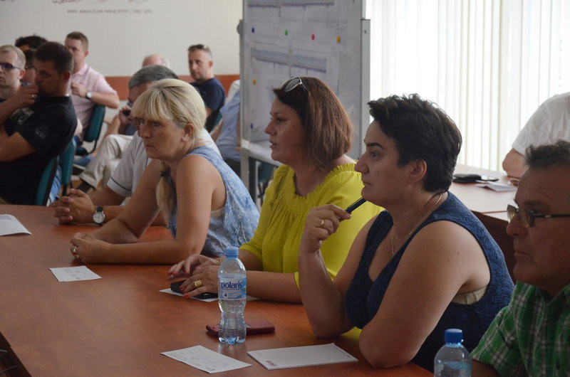 Burzliwe konsultacje w sprawie przebudowy ul. Szybowników  (zdjęcia)