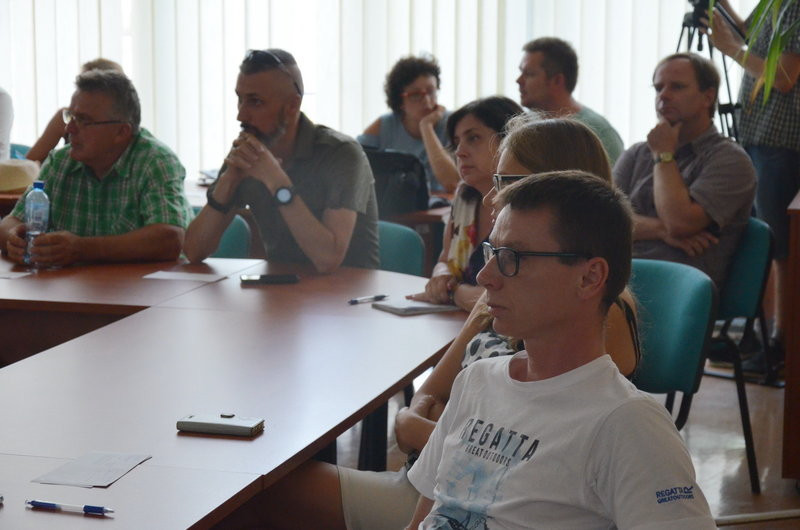 Burzliwe konsultacje w sprawie przebudowy ul. Szybowników  (zdjęcia)