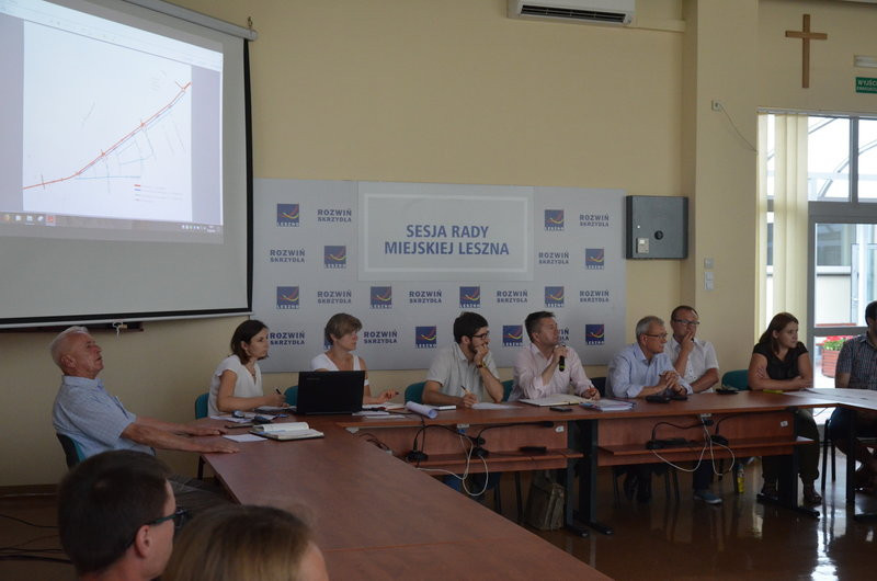 Burzliwe konsultacje w sprawie przebudowy ul. Szybowników  (zdjęcia)