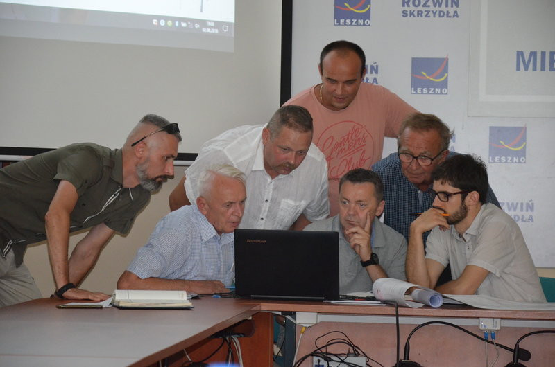 Burzliwe konsultacje w sprawie przebudowy ul. Szybowników  (zdjęcia)