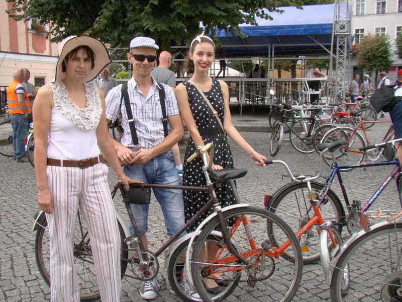 Rajd tylko dla rowerów... pełnoletnich (zdjęcia)