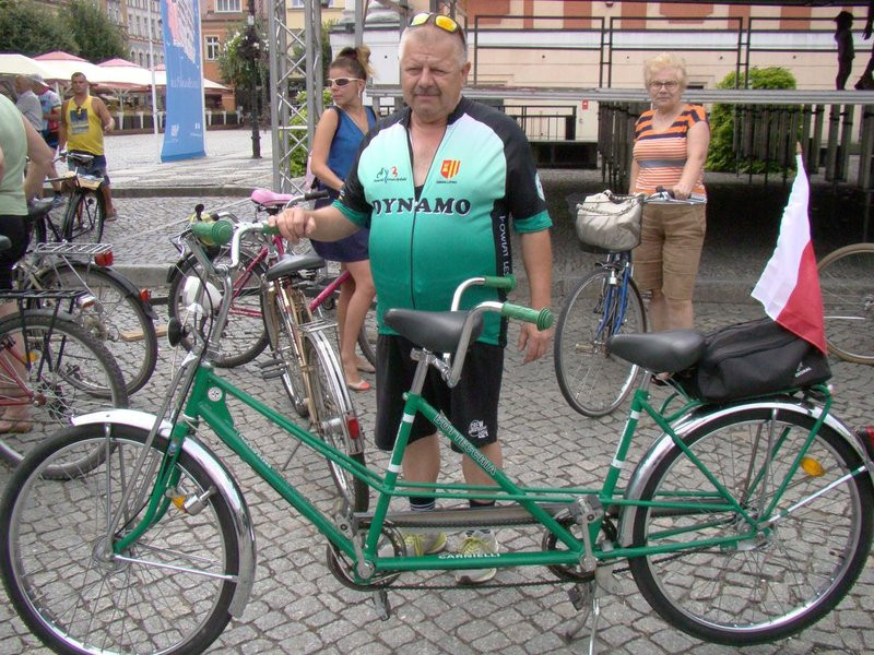 Rajd tylko dla rowerów... pełnoletnich (zdjęcia)