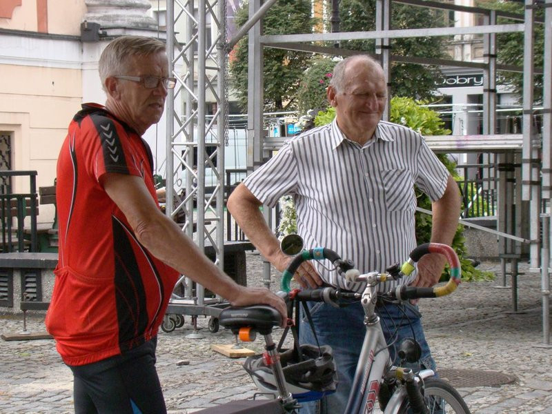 Rajd tylko dla rowerów... pełnoletnich (zdjęcia)