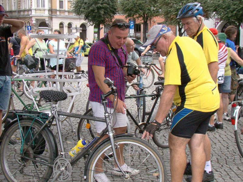 Rajd tylko dla rowerów... pełnoletnich (zdjęcia)