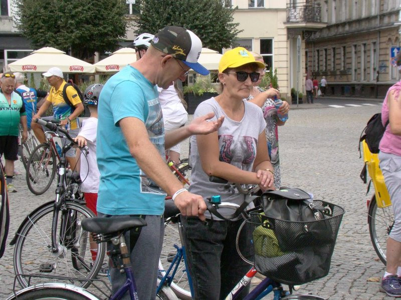 Rajd tylko dla rowerów... pełnoletnich (zdjęcia)