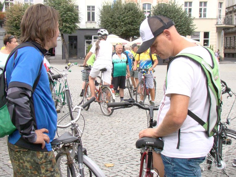 Rajd tylko dla rowerów... pełnoletnich (zdjęcia)