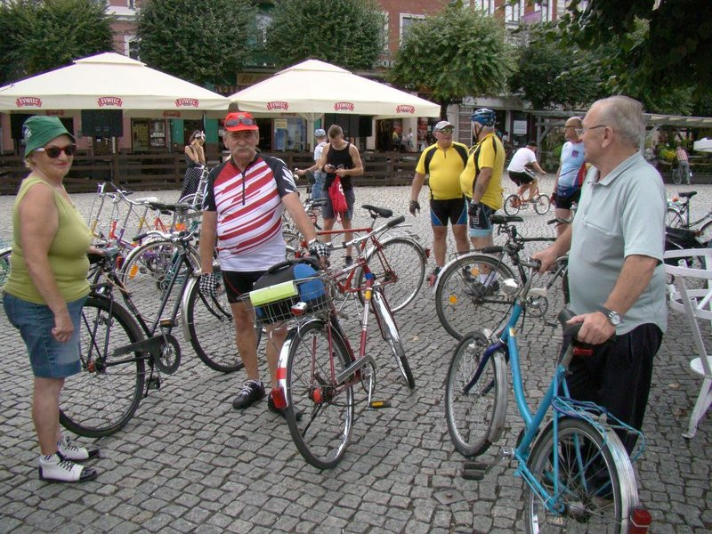 Rajd tylko dla rowerów... pełnoletnich (zdjęcia)