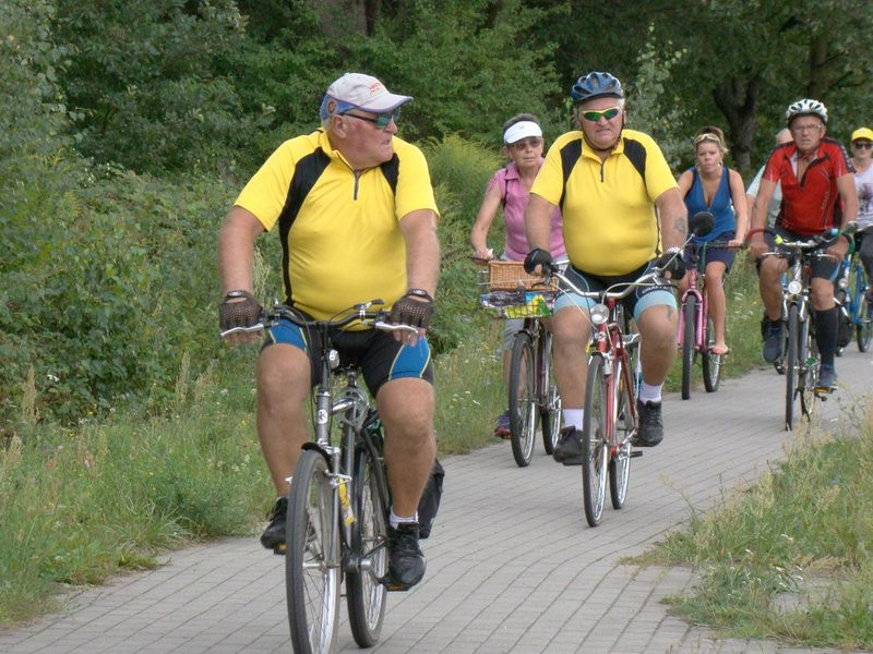 Rajd tylko dla rowerów... pełnoletnich (zdjęcia)