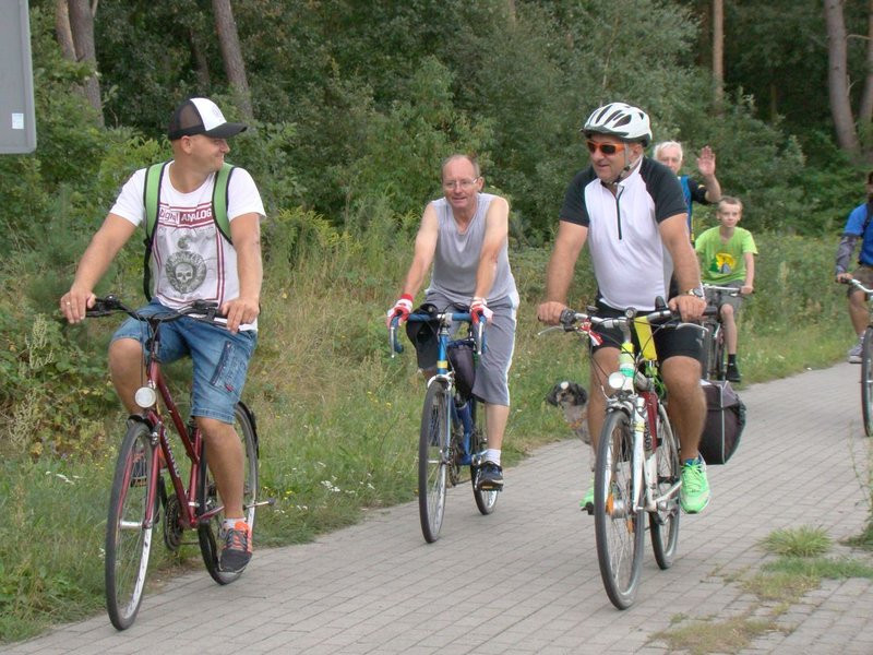 Rajd tylko dla rowerów... pełnoletnich (zdjęcia)