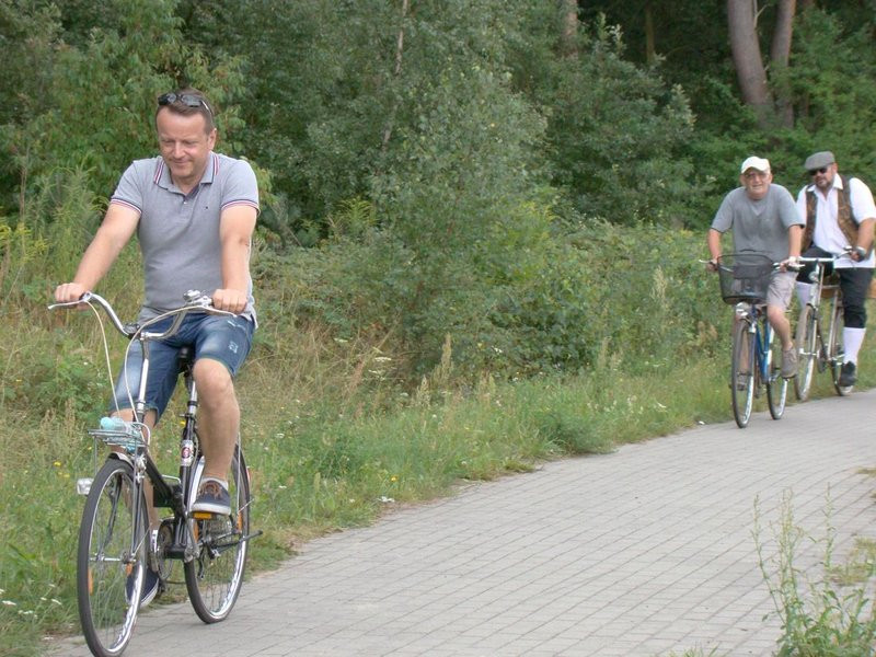 Rajd tylko dla rowerów... pełnoletnich (zdjęcia)