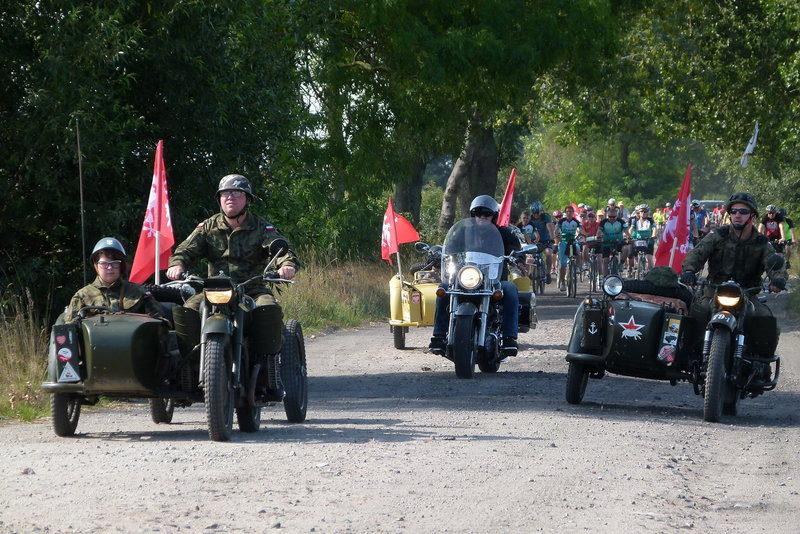 Bitewnym szlakiem na dwóch kółkach (zdjęcia)