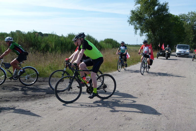 Bitewnym szlakiem na dwóch kółkach (zdjęcia)