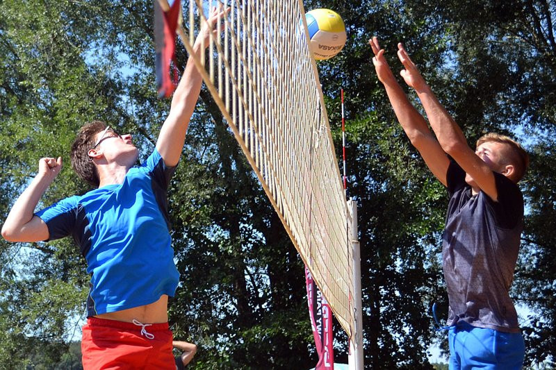 Siatkówka plażowa w Górznie (zdjęcia)