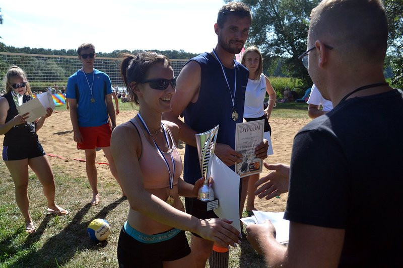 Siatkówka plażowa w Górznie (zdjęcia)