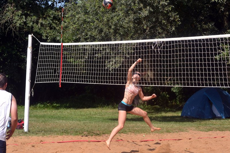 Siatkówka plażowa w Górznie (zdjęcia)