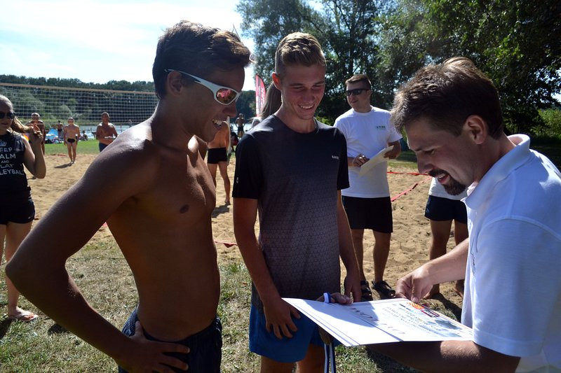 Siatkówka plażowa w Górznie (zdjęcia)