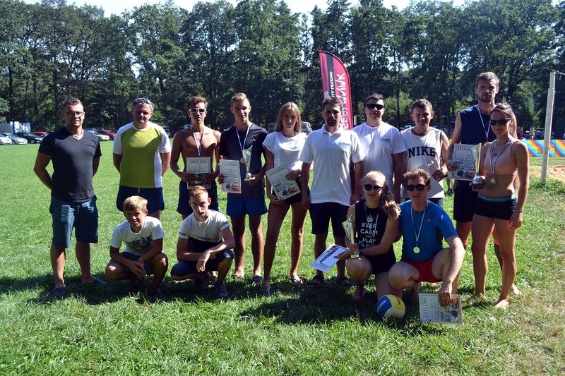 Siatkówka plażowa w Górznie (zdjęcia)