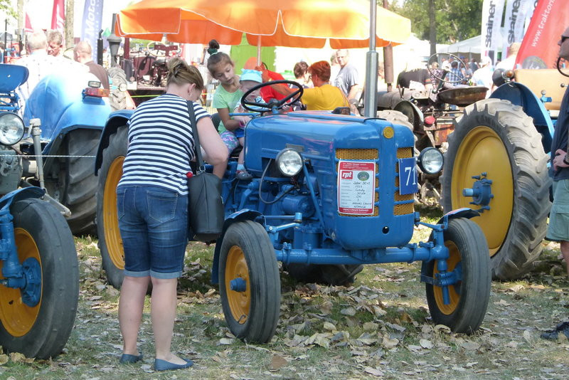 Traktorowy festiwal w Wilkowicach trwa (zdjęcia)