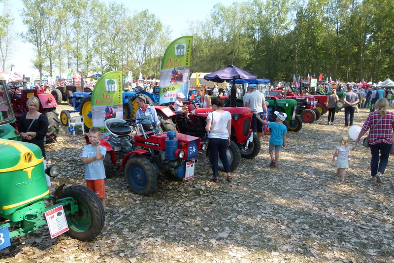Traktorowy festiwal w Wilkowicach trwa (zdjęcia)