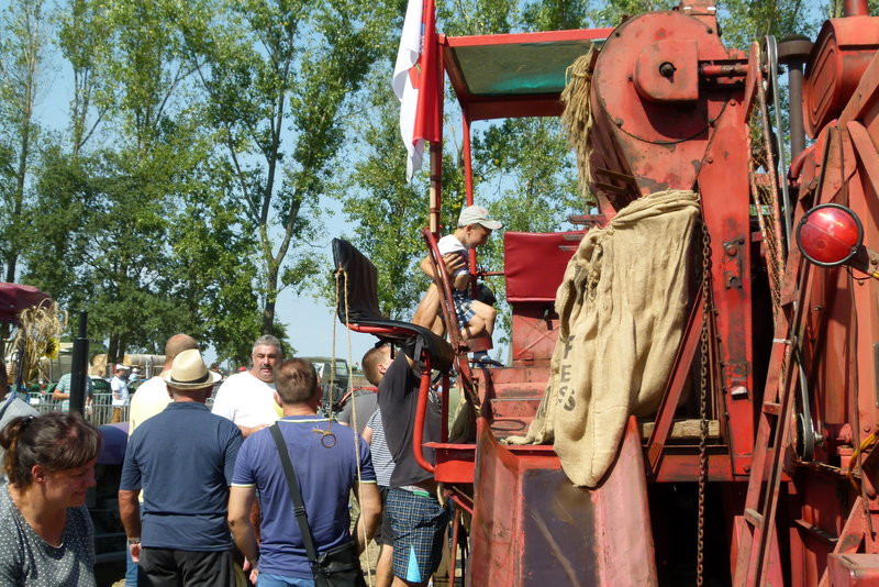 Traktorowy festiwal w Wilkowicach trwa (zdjęcia)