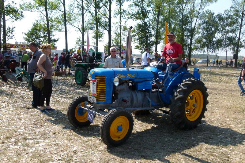 Traktorowy festiwal w Wilkowicach trwa (zdjęcia)