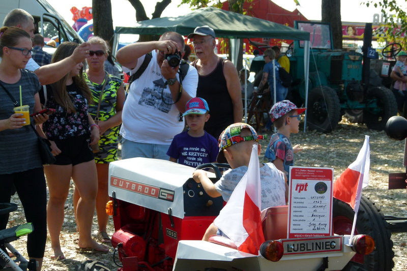 Traktorowy festiwal w Wilkowicach trwa (zdjęcia)