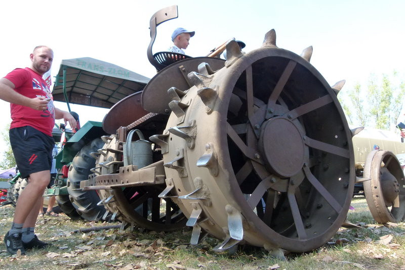 Traktorowy festiwal w Wilkowicach trwa (zdjęcia)