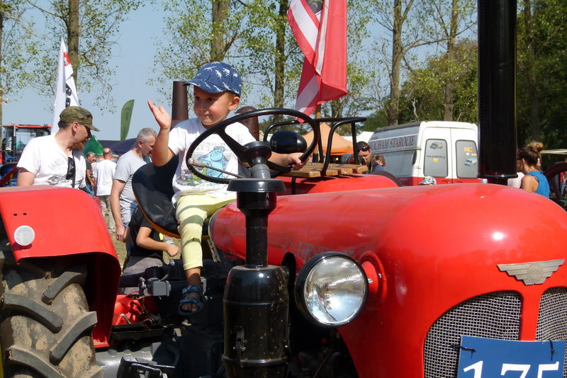 Traktorowy festiwal w Wilkowicach trwa (zdjęcia)