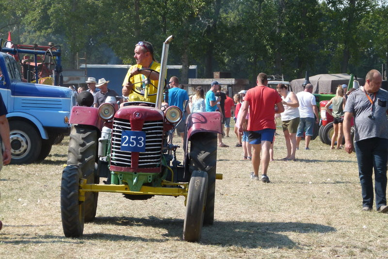 Traktorowy festiwal w Wilkowicach trwa (zdjęcia)