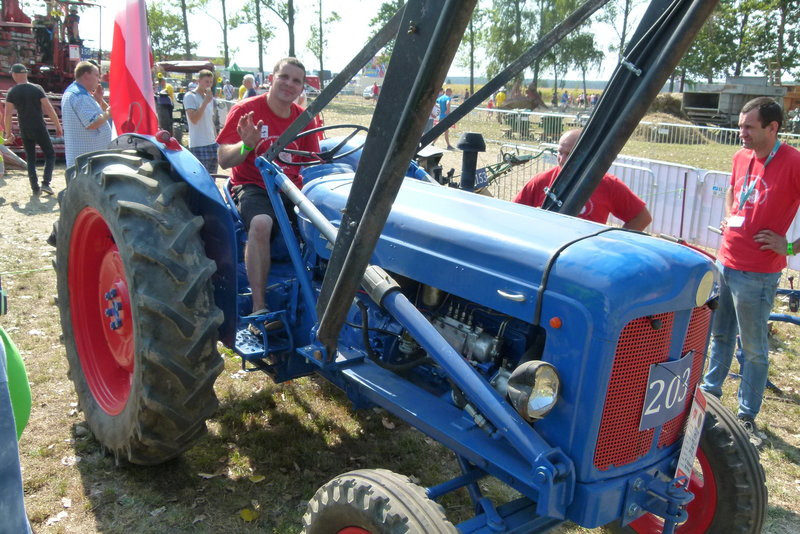 Traktorowy festiwal w Wilkowicach trwa (zdjęcia)