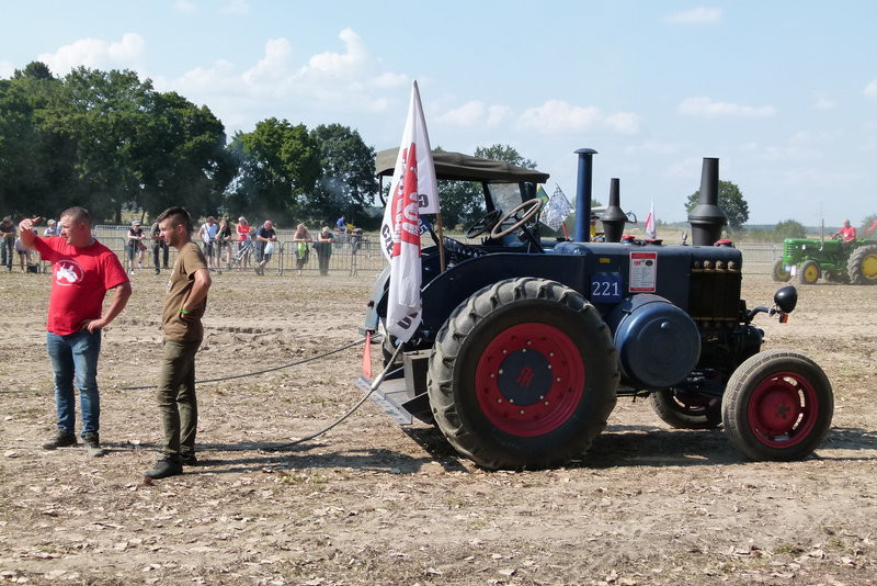 Traktorowy festiwal w Wilkowicach trwa (zdjęcia)