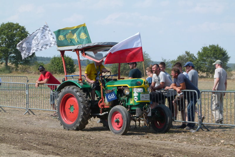Traktorowy festiwal w Wilkowicach trwa (zdjęcia)
