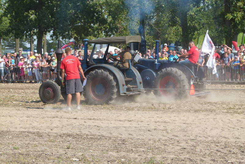 Traktorowy festiwal w Wilkowicach trwa (zdjęcia)